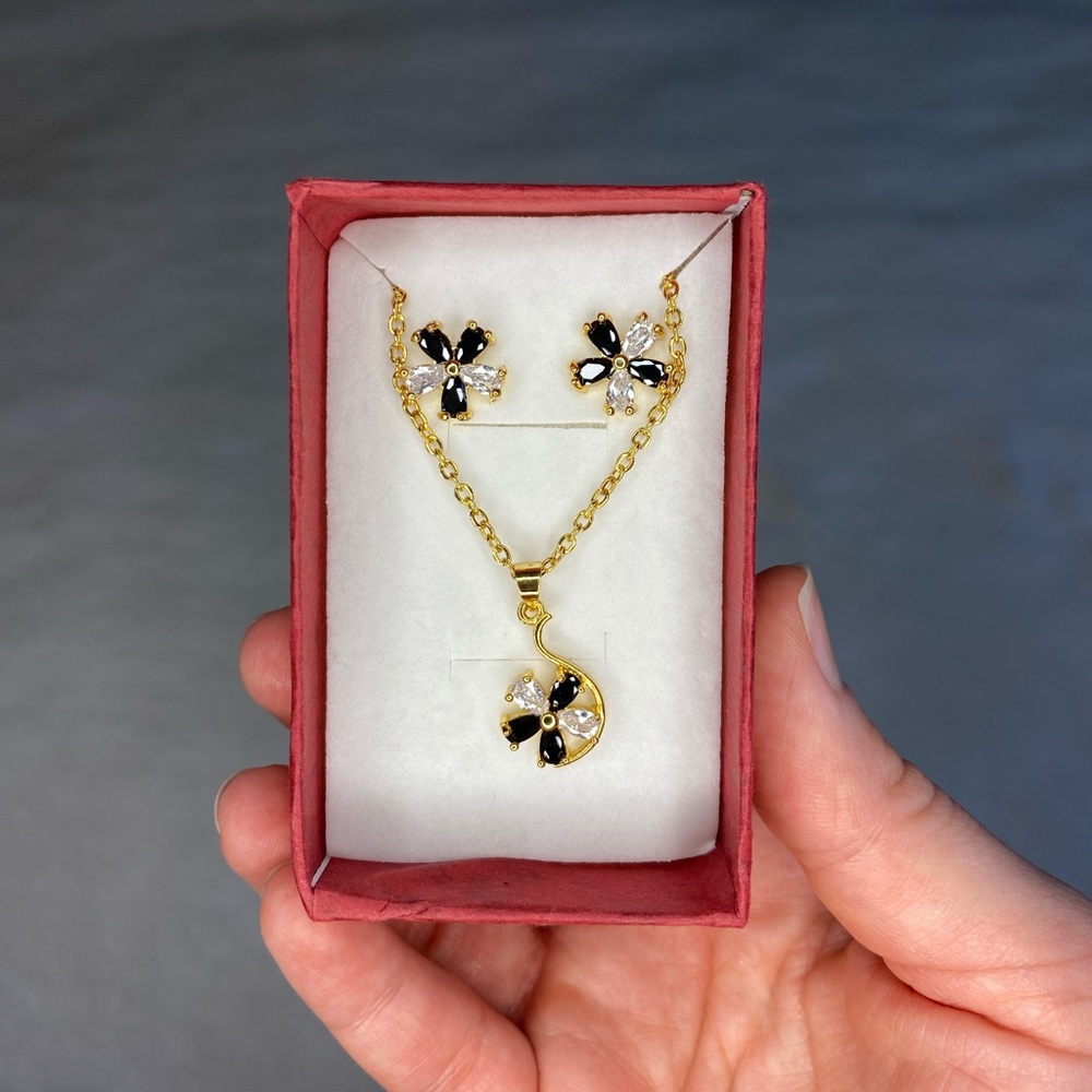✨Earrings and Necklace Set